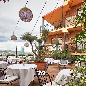 4* Otel Ginger