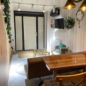  Apartment Maries